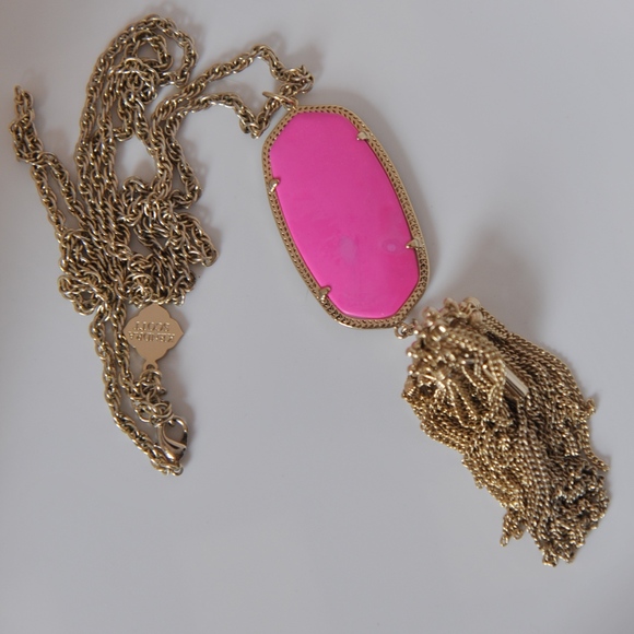 Kendra Scott Jewelry - Kendra Scott pink and gold Rayne necklace